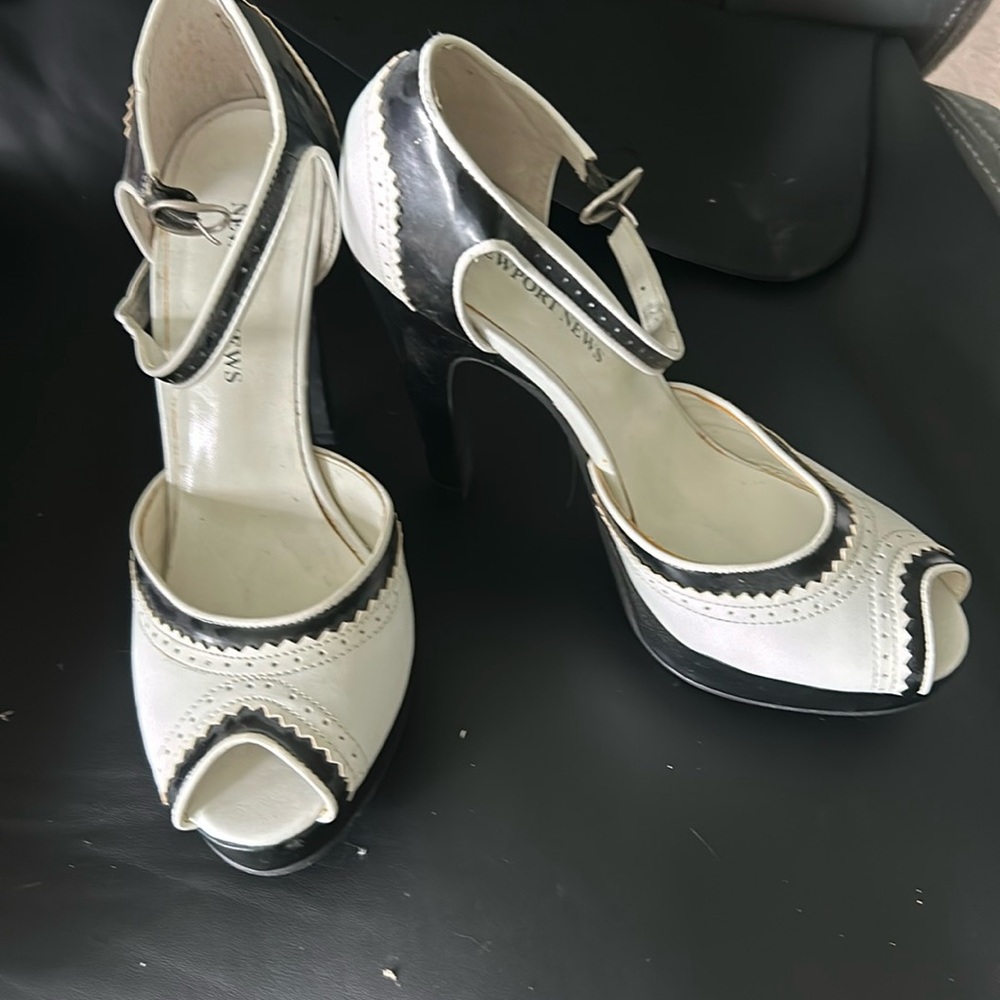 Peep toe heels: white with black womens size 6.5